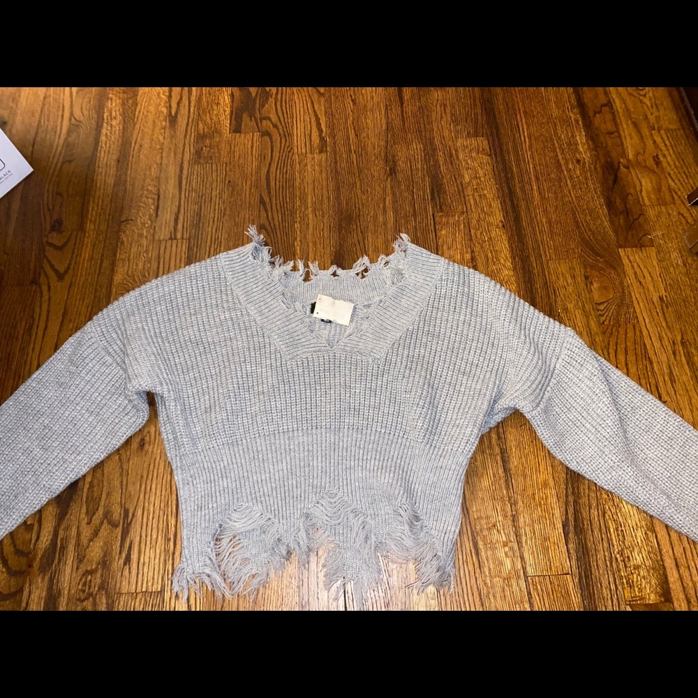 Gray v neck distressed sweater